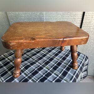 Solid wood foot stool